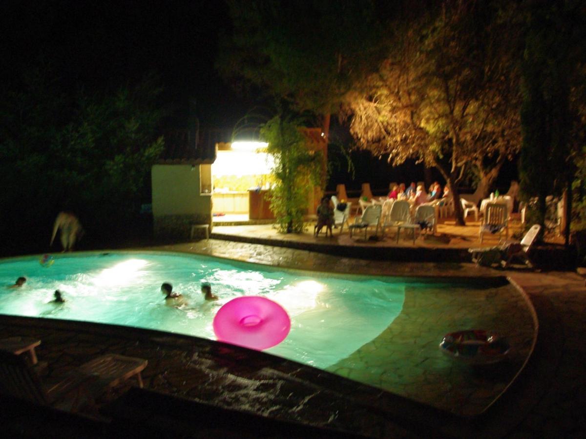 Location Villa Et Studios Roquebrune-sur Argens Kültér fotó