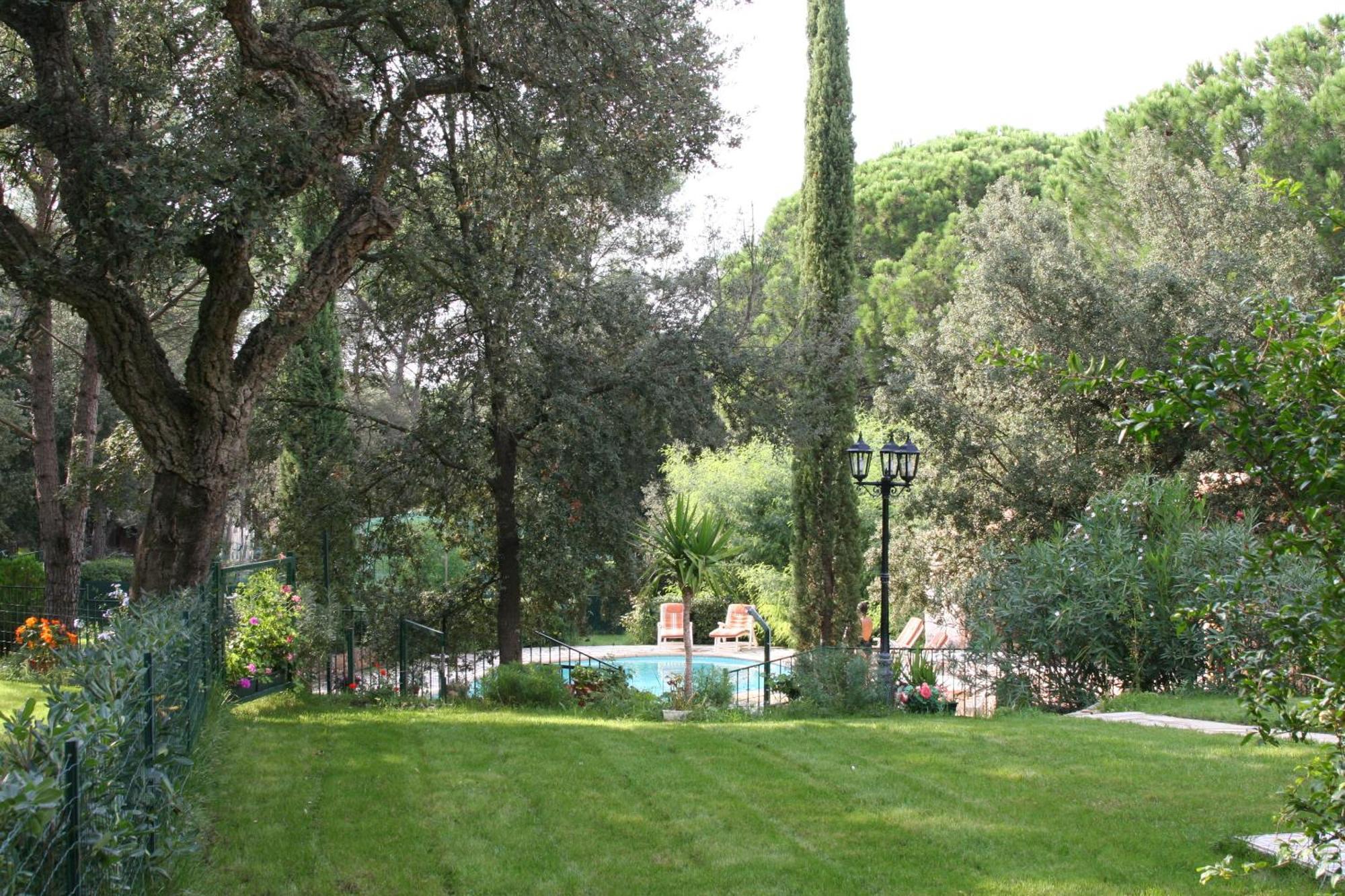 Location Villa Et Studios Roquebrune-sur Argens Kültér fotó