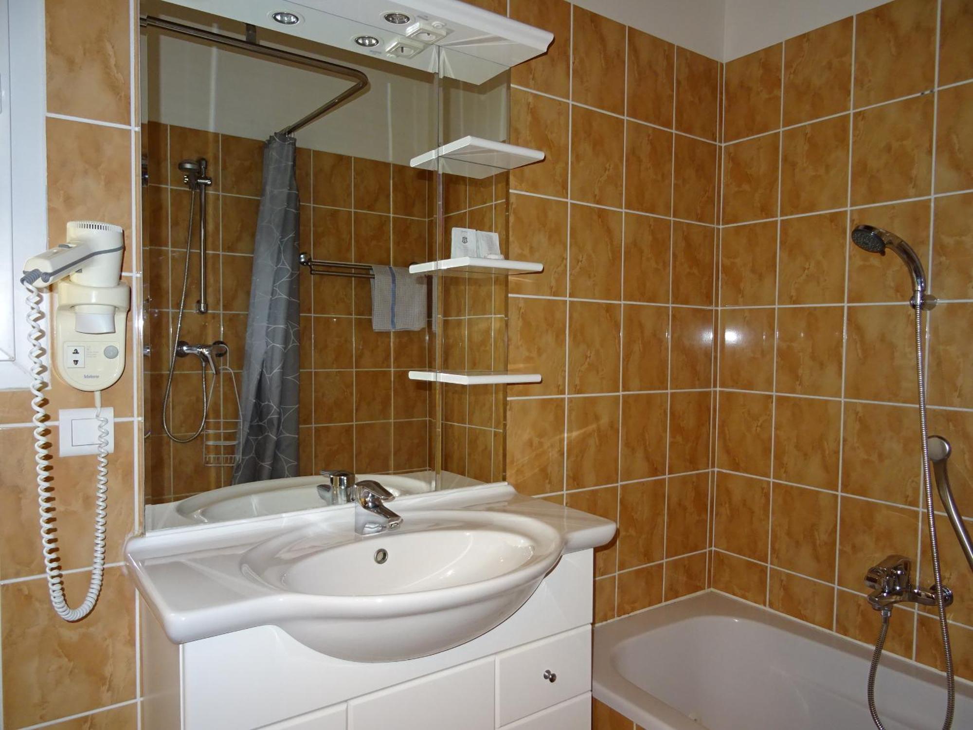 Location Villa Et Studios Roquebrune-sur Argens Kültér fotó