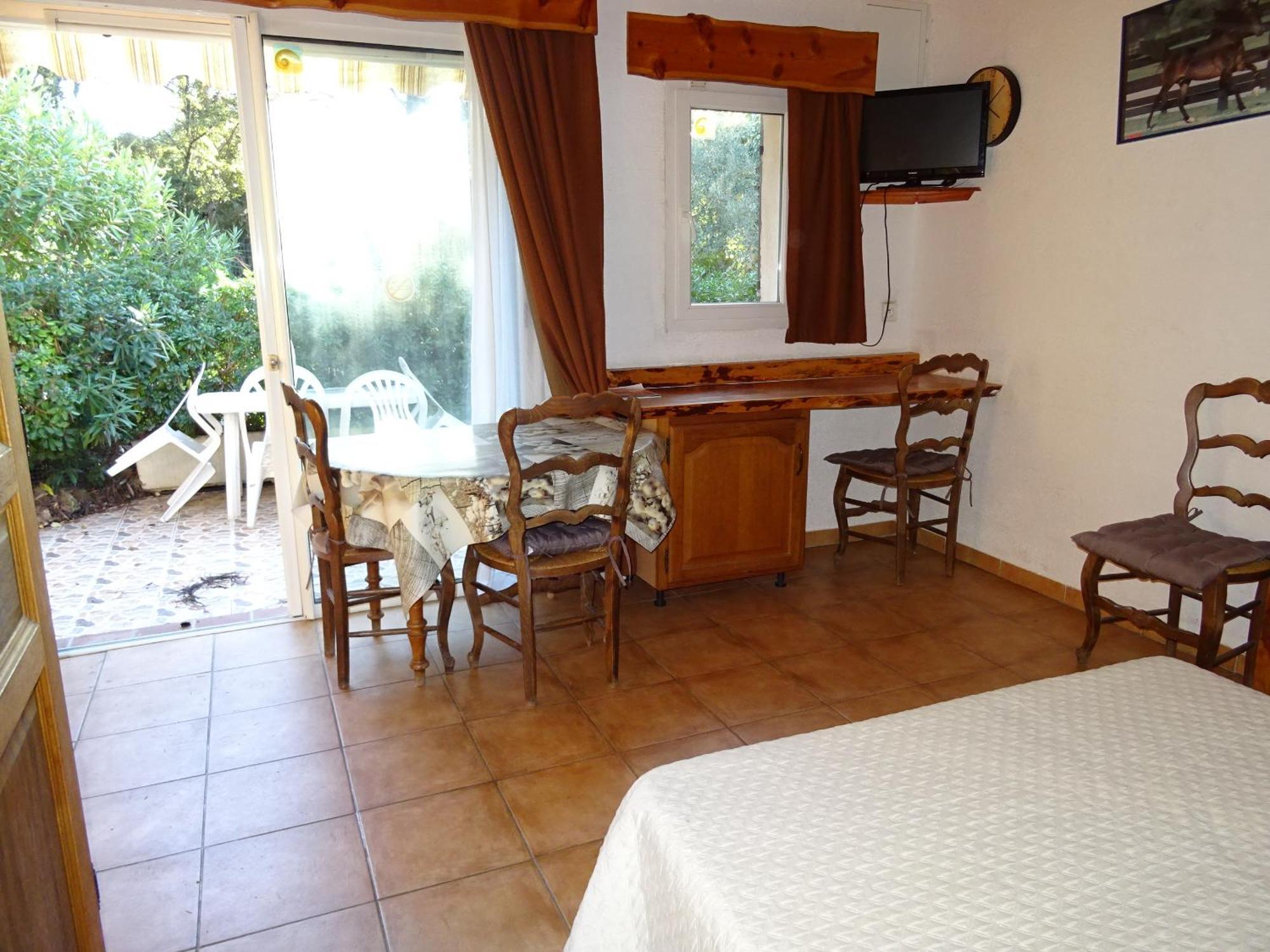 Location Villa Et Studios Roquebrune-sur Argens Kültér fotó